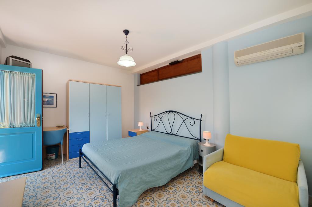 プロチーダ ラ カーパンニーナ Bed & Breakfast 部屋 写真
